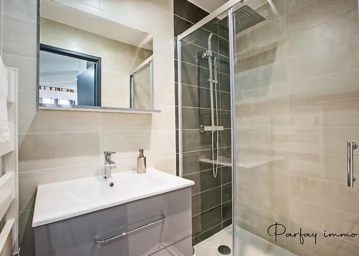 شقة Agreable Et Moderne 2 Pieces ~ Confort Et Design *