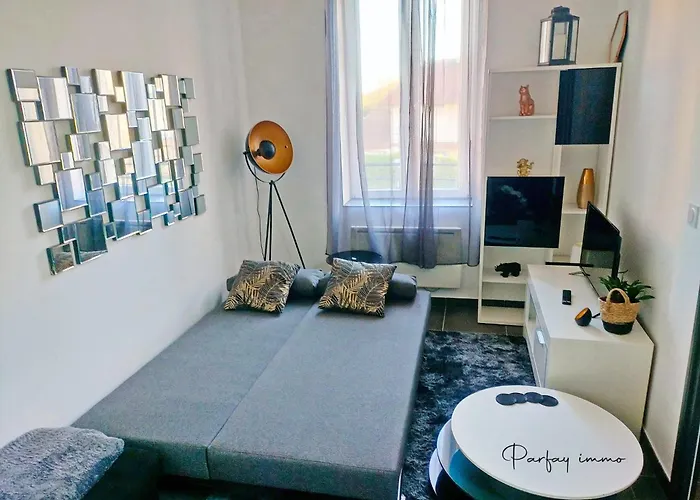 شقة Agreable Et Moderne 2 Pieces ~ Confort Et Design *